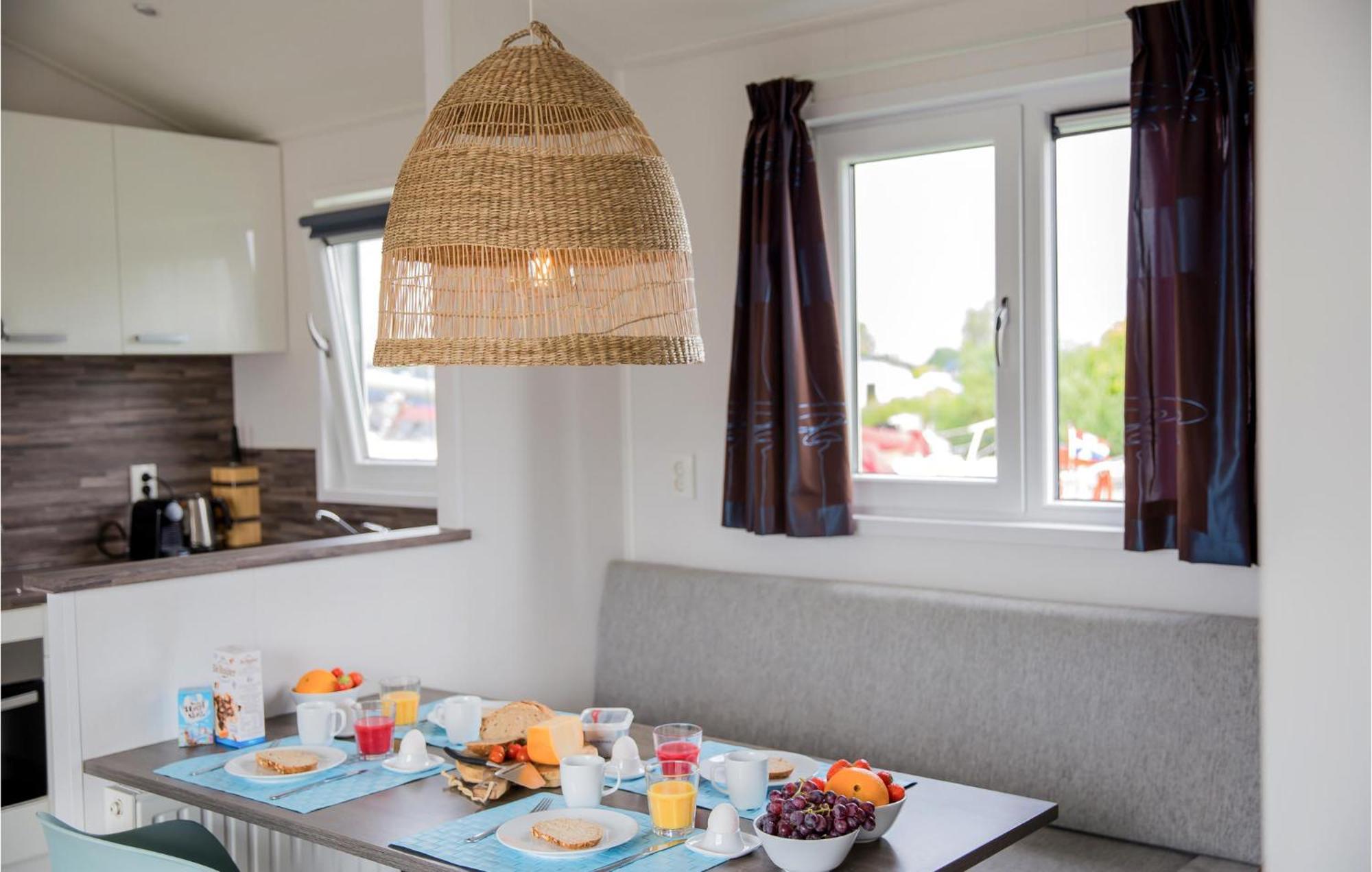 Cozy Home In Breukelen With Wifi Bagian luar foto