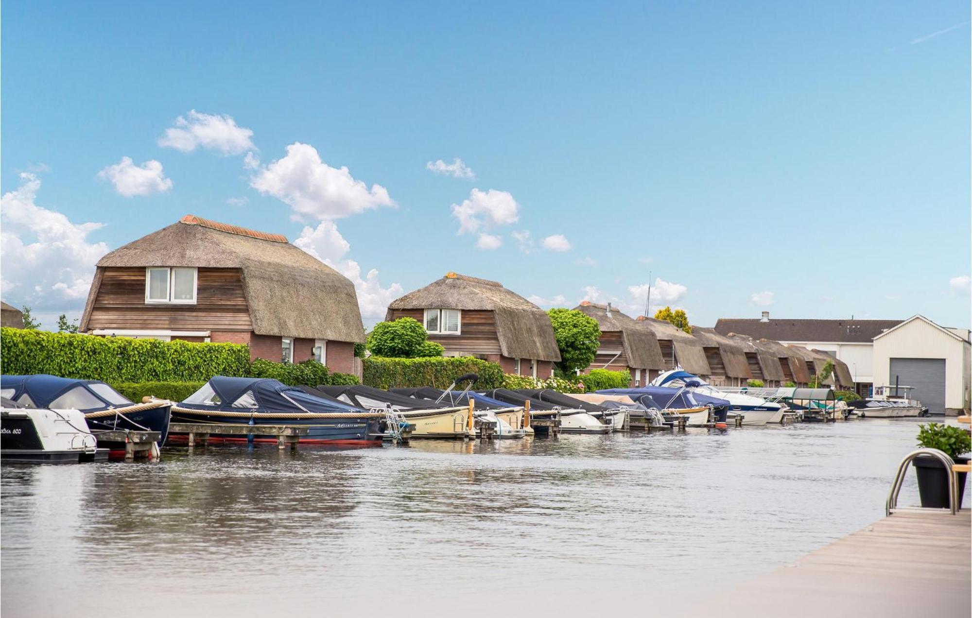 Cozy Home In Breukelen With Wifi Bagian luar foto